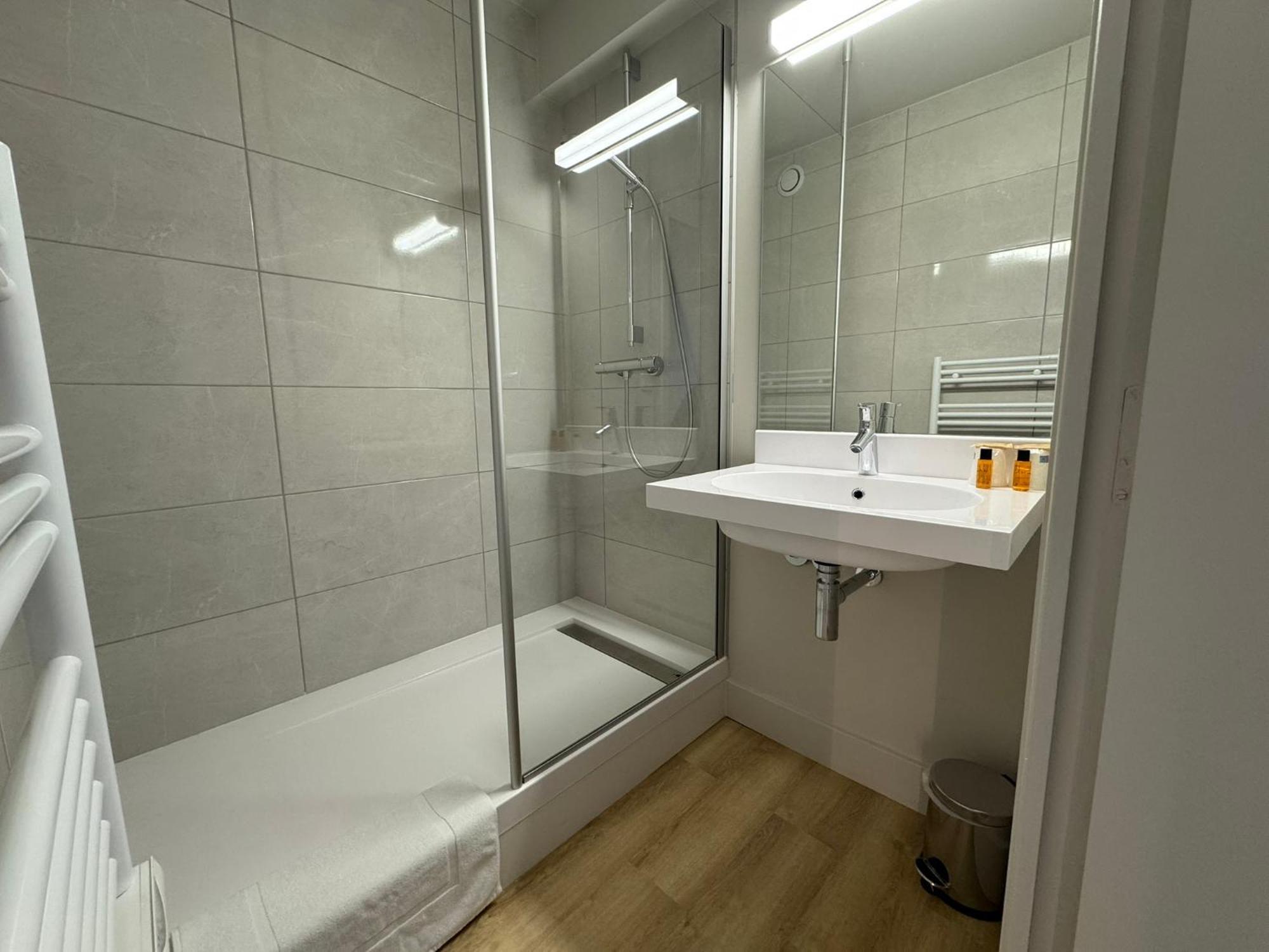 Karaez Hotel - Brithotel Carhaix Экстерьер фото